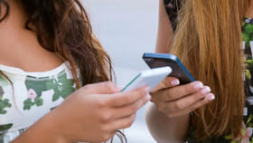 మీ ఫోన్ సూపర్ ఫాస్ట్‌గా పనిచేయాలా.. వారానికి ఒక్క నిమిషం ఇలా..