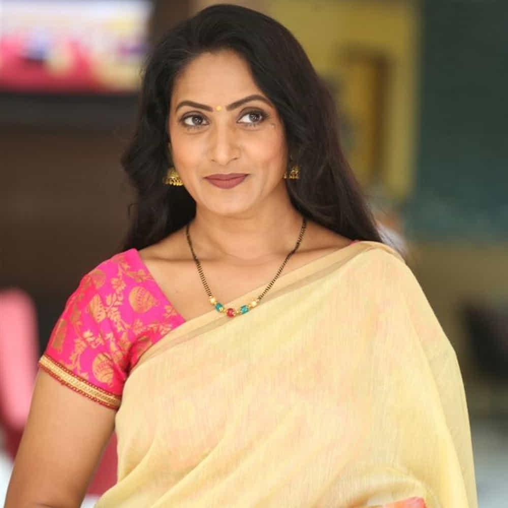 ఆమని పుట్టి పెరిగిన కుటుంబ నేపథ్యం వల్ల ఆమెకు చిన్నప్పటి నుంచే పూర్తి శాకాహార అలవాట్లు వచ్చాయి. ఆమె విశ్వబ్రాహ్మిణ్ కుటుంబానికి చెందినవారు కావడం, అలాగే వారి అమ్మ కూడా నాన్-వెజ్ తినకపోవడంతో ఆమనికి చిన్నతనం నుంచే మాంసాహారం అంటే ఇష్టం ఉండేది కాదు. ఇంట్లో పిల్లల కోసం ఆమె స్వయంగా ఎంతో రుచికరమైన నాన్-వెజ్ వంటలు , బిర్యానీలు వండినప్పటికీ, ఆమె మాత్రం వీటికి పూర్తిగా దూరంగా ఉంటారు. ఈ పూర్తి శాకాహార శైలి ఆమె జీర్ణక్రియను మెరుగుపరచడంలో ఎంతగానో తోడ్పడుతోంది.