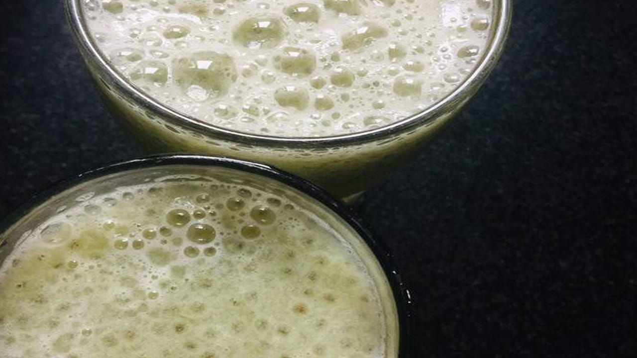 జీర్ణక్రియ మెరుగుపడుతుంది (Healthy Digestion): ఉసిరి రసం కాలేయ పనితీరును మెరుగుపరిచి, శరీరంలోని వ్యర్థాలను బయటకు పంపుతుంది. చియా సీడ్స్ లోని ఫైబర్ మలబద్ధకం సమస్యను దూరం చేస్తుంది. గ్యాస్, ఎసిడిటీ, కడుపు ఉబ్బరంతో బాధపడేవారికి ఈ డ్రింక్ ఒక మంచి నివారణి.
