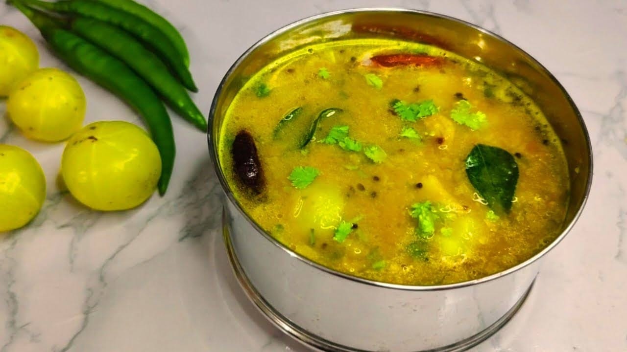 టేస్టీ ఉసిరికాయ పప్పుకు కావాల్సిన పదార్థాలు: ఒక కప్పు కందిపప్పు, అర కప్పు ఉసిరికాయ ముక్కలు, ఒక చిన్న ఉల్లిపాయ,
4 పచ్చిమిర్చి , ఒక పెద్ద టమాటా, పావు టీ స్పూన్ పసుపు , ఒక టేబుల్ స్పూన్ కారం, రుచికి సరిపడా ఉప్పు, చింతపండు,
రెండు టేబుల్ స్పూన్స్ నూనె, అర టేబుల్ ఆవాలు, అర టీ స్పూన్ జీలకర్ర , 5 వెల్లుల్లి రెబ్బలు, రెండు ఎండుమిర్చి,
కరివేపాకును తీసుకోవాలి.
