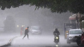 ఎండలు, అకాల వర్షాలతో తెలుగు రాష్ట్రాల్లో వాతావరణం అల్లకల్లోలం..!