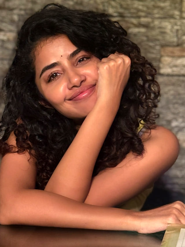 అందంలో అప్సరస.. అనుపమ క్యూట్ నెస్‌కు ప్రేమలో పడిపోవాల్సిందే