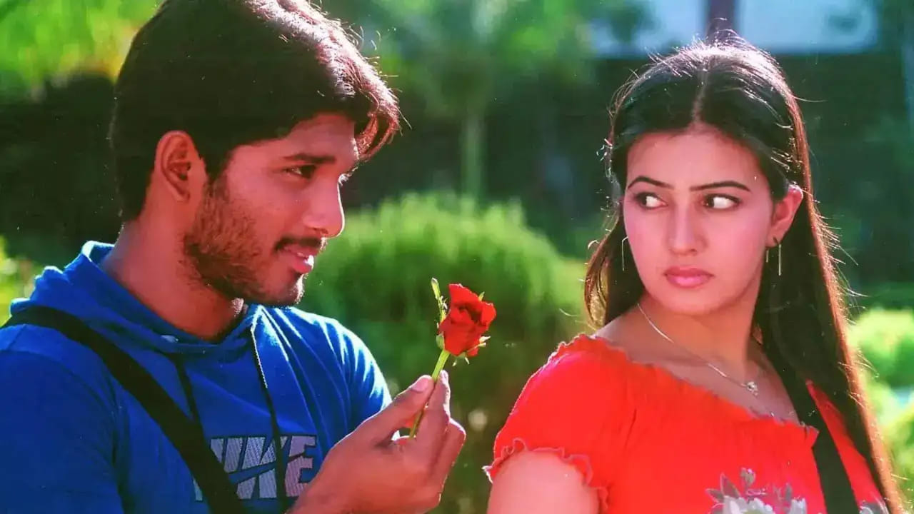 ముఖ్యంగా, నువ్వంటే నాకిష్టం, మహారాజ శ్రీ, వేడుక,  వంటి సినిమాలతో తెలుగు అభిమానులను ఆకట్టుకుంది. అంతే కాకుండా ఈ బ్యూటీ కన్నడలో అజయ్, హుంగనసు అనే రెండు సినిమాలు చేసింది. అందం, అభినయం ఉన్నప్పటికీ ఈ బ్యూటీకి అదృష్టం మాత్రం అంతగా కలిసి రాలేదనే చెప్పాలి. ఈ బ్యూటీ చేసిన చిన్న చిన్న పొరపాట్లే ఈ అమ్మడు కెరీర్‌కు అడ్డంకిగా మారాయి. ఈ ముద్దుగుమ్మకు సంబంధించిన ప్రతి విషయం     వాళ్ల అమ్మే చూసుకునేదంట. అయితే ఆమె పెట్టిన రిస్ట్రక్షన్స్ వలన నిర్మాతలు, డైరెక్టర్స్ ఈ బ్యూటీని దూరం పెట్టారంటూ అప్పట్లో అనేక వార్తలు సోషల్ మీడియాలో వైరల్ అయ్యాయి.