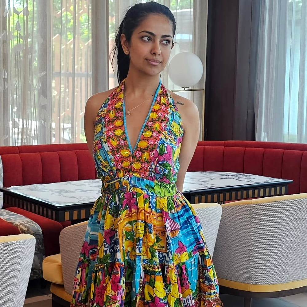 పెళ్లి తర్వాత తమ దాంపత్య జీవితం చాలా సంతృప్తికరంగా ఉందని, ఒకరినొకరు గౌరవించుకుంటూ, ఒకరి ఎదుగుదలకు మరొకరు మద్దతు ఇస్తూ తమ సంబంధాన్ని నిర్వహిస్తున్నామని తెలిపింది. సామాజిక మాధ్యమాల ప్రభావం తమ సంబంధంపై ఉండదని, తాము వాటికి అతీతంగా ఆలోచిస్తామని అవికా తెలిపింది. తామిద్దరూ ఒకరికొకరు చాలా సపోర్ట్ గా ఉంటామని , తమ తల్లిదండ్రుల బంధాన్ని ఆదర్శంగా తీసుకుంటామని అవికా చెప్పుకొచ్చింది. తన భర్త కార్పొరేట్ రంగంలో సీనియర్ ప్రొడక్ట్ మేనేజర్గా పనిచేస్తున్నారని, ఐఐఎం అహ్మదాబాద్ పూర్వ విద్యార్థి అని అవికా తెలిపింది.