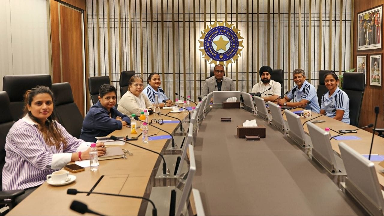 T20 World Cup Squad: మహిళల టీ20 ప్రపంచకప్‌ జట్టు ప్రకటన.. హర్మన్‌ప్రీత్ సారథ్యంలో బరిలోకి భారత్..!