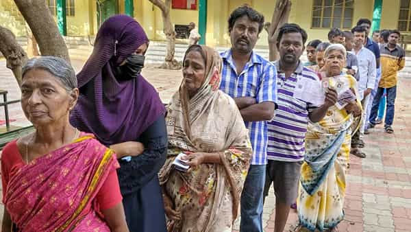 పశ్చిమ బెంగాల్లో మళ్లీ పోలింగ్ సందడి.. 11 పోలింగ్ కేంద్రాల్లో ఈరోజే తుది నిర్ణయం..!
