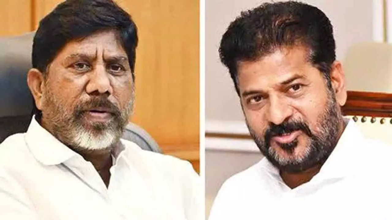 రబ్బర్ డ్యాంలతో టూరిజం అభివృద్ధి : మూసీ నదిలో పలు ప్రాంతాల్లో రబ్బర్ డ్యాంలను ఏర్పాటు చేయాలని ప్రభుత్వం భావిస్తోంది. వీటి ద్వారా నీటి నిల్వ సామర్థ్యం పెరగడంతో పాటు బోటింగ్, జలక్రీడల వంటి టూరిజం అవకాశాలు కూడా అభివృద్ధి చెందనున్నాయి.
ఈ సమావేశంలో మెట్రోపాలిటన్ ఏరియా అభివృద్ధి శాఖ ప్రత్యేక ప్రధాన కార్యదర్శి జయేశ్ రంజన్, డిప్యూటీ సీఎం కార్యదర్శి కృష్ణ భాస్కర్, వాటర్ బోర్డు ఎండీ అశోక్ రెడ్డి, జాయింట్ మేనేజింగ్ డైరెక్టర్ గౌతమి, అదనపు కలెక్టర్ చంద్రారెడ్డి తదితర అధికారులు పాల్గొన్నారు.