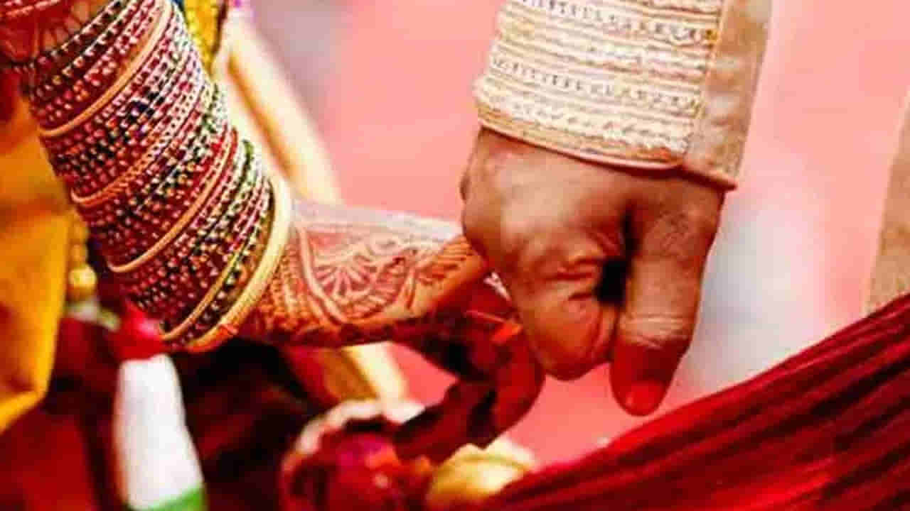 అయ్యో పాపం కొత్త పెళ్లి కొడుకు.. మొదటి రాత్రి భార్యను చూసి పరుగో పరుగు..!