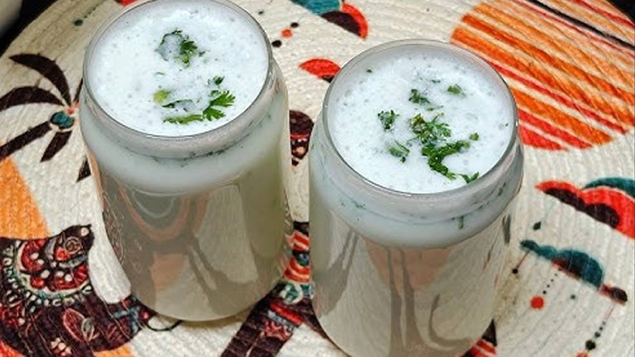 ఇంకా జీలకర్రలో ప్రోటీన్, కాల్షియం, ఐరన్, మెగ్నీషియం వంటి పోషకాలు అధికంగా ఉంటాయి. కొన్ని అధ్యయనాల ప్రకారం, జీలకర్రలో యాంటీఆక్సిడెంట్లు గుణాలు బ్లడ్ లో షుగర్ లెవెల్స్ తగ్గిస్తాయని అంటున్నారు. షుగర్ వ్యాధి కంట్రోల్ చేయడం చాలా కష్టం అయితే, ఈ సమయంలో మజ్జిగ సూపర్ మెడిసిన్ లా పనిచేస్తుంది.