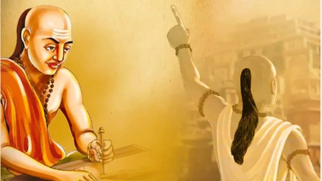 తల్లిదండ్రులు..
తల్లిదండ్రులు మన జీవితానికి మొదటి ఆధారం. వారి ప్రేమ, త్యాగం, కష్టాల వల్లే మనం ఎదుగుతాం. వారిని గౌరవించి ఆనందంగా ఉంచితే వారి ఆశీర్వాదం ఎప్పుడూ మన వెంట ఉంటుంది. ముఖ్యంగా వృద్ధాప్యంలో వారిని నిర్లక్ష్యం చేయకుండా ఆదరించడం ప్రతి ఒక్కరి బాధ్యత.