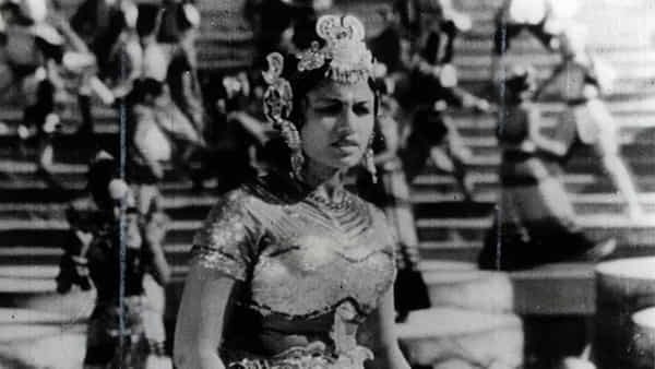 1948లోనే ఈ తెలుగు సినిమా పబ్లిసిటీ కోసమే రూ.10 లక్షలు ఖర్చు చేశారు..