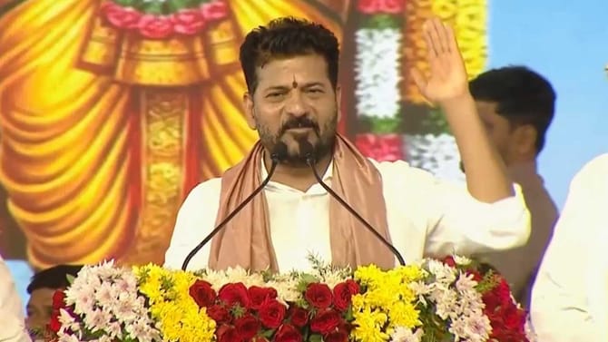 కృష్ణా జలాలతో కొడంగల్ భూములను తడుపుతాం: సీఎం