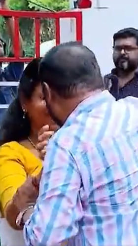 మహిళా ఎమ్మెల్యేకి చేదు అనుభవం.. హగ్ ఇవ్వబోయిన నేత