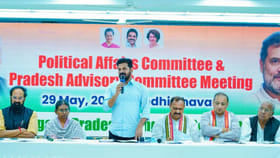 కాంగ్రెస్ లీడర్లకు సీఎం రేవంత్ రెడ్డి మాస్ వార్నింగ్!