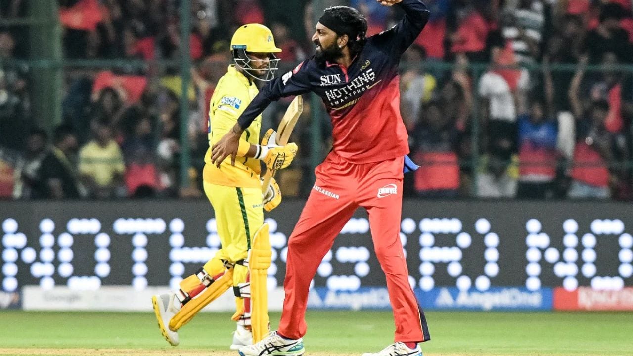 కార్తీక్ శర్మ సంపాదనను అతను చేసిన పరుగులతో లెక్కించి చూస్తే ఆసక్తికరమైన గణాంకాలు వెలుగులోకి వచ్చాయి. ఐపీఎల్ 2026లో కార్తీక్ చేసిన ఒక్కో పరుగుకు చెన్నై సూపర్ కింగ్స్ ఫ్రాంచైజీ రూ. 5,09,322.03 ఖర్చు చేసింది. అరంగేట్రం చేసిన ఒక యువ ఆటగాడికి ఈ స్థాయి ఖర్చు చాలా ఎక్కువే అయినప్పటికీ, టోర్నమెంట్ ద్వితీయార్థంలో అతను ఆడిన కీలక ఇన్నింగ్స్లు జట్టు మిడిలార్డర్కు కొండంత అండగా నిలిచాయి.