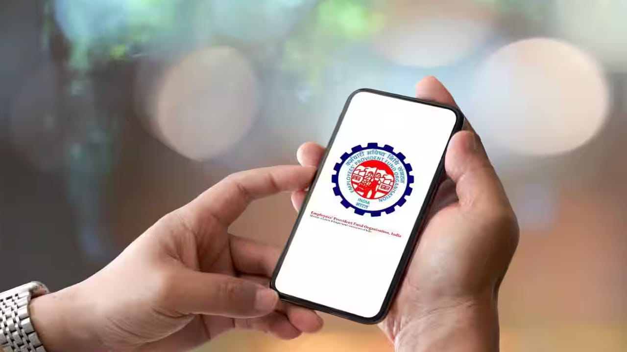 ఇలాంటి సమయంలో కూలింగ్ ఆఫ్ పీరియడ్ ముగిసిన తర్వాత అకౌంట్లు ఆటోమేటిక్‌గా వాటంతట అవే పని చేస్తాయి. ఇక పాస్ వర్డ్‌ను రీసెట్ చేసుకోవాల్సి ఉంటుంది. పేరులో ఒక అక్షరం తప్పుగా రాయడం, మధ్య పేరు లేకపోవడం, ఇంటి పేరు వేరే ఫార్మట్‌లో ఉండటం, ఆధార్ వెరిఫికేషన్ రిజెక్ట్ కావడం, బ్యాంక్ అకౌంట్ లేదా ఆధార్ సమాచారం అప్డేట్ చేసినప్పటికీ యజమాని నుంచి ఆమోదం లభించకపోవడం వంటి సమస్యల వల్ల ఆన్ లైన్ సేవలు పరిమితంగా ఉంటాయి.
