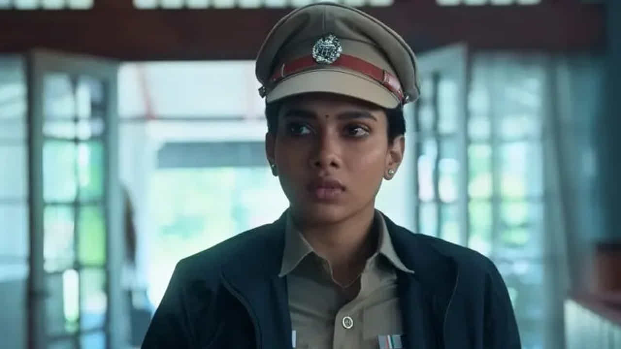 దర్శకుడు ఒక సామాజిక సమస్యను తీసుకుని, దాని చుట్టూ ఒక ఉత్కంఠభరితమైన కథను అల్లడంలో విజయం సాధించాడు. సన్నివేశాలు ఎక్కడా విసుగు పుట్టించకుండా చురుకుగా సాగుతాయి. పోటీ పరీక్షల కోసం సంవత్సరాల తరబడి కష్టపడే యువత ఒత్తిడిని ఈ సిరీస్ యథార్థంగా చిత్రీకరిస్తుంది. ప్రారంభ ఎపిసోడ్లు నెమ్మదిగా సాగినప్పటికీ, ఆ తర్వాత కథనంపై ఆసక్తి పెరుగుతుంది.