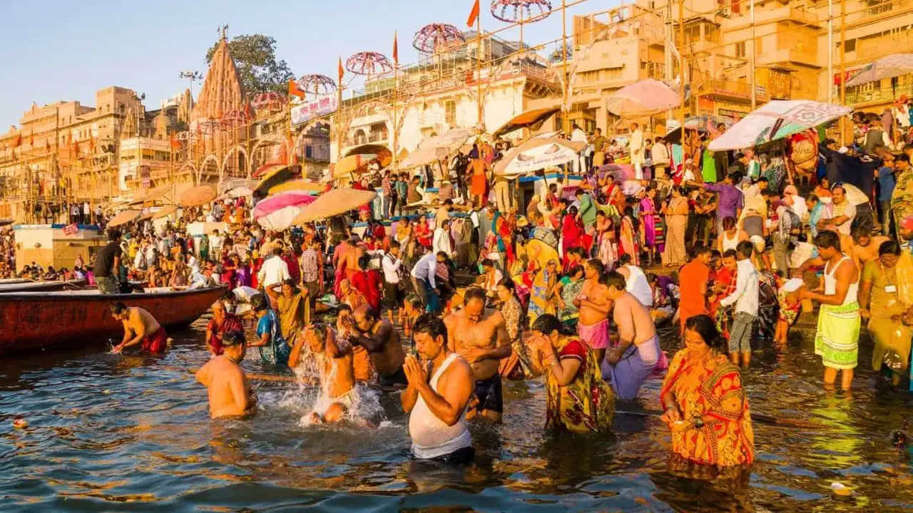 గంగా దరసరా సమయంలో బ్రహ్మ ముహూర్తం ఉదయం 04:30 గంటల నుంచి 05:30 గంటల వరకు ఉంటుంది. అమృత ఘడియలు ఉదయం 05:25 గంటల నుంచి ఉదయం 07:08 గంటల వరకు ఉన్నాయని పండితులు చెబుతున్నారు. శుభ సమయం ఉదయం 08:51 గంటల నుంచి ఉదయం 10:34 గంటల వరకు ఉంటుంది. 