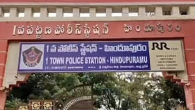 ఆటో కావాలా మేడం అంటూ ఆటో ఎక్కించుకుని... ఆ మహిళను