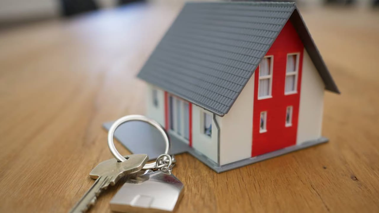 Home Loan: హోమ్ లోన్‌తో ఇల్లు కొనాలనుకునేవారు ఇప్పుడే కళ్లు తెరవండి.! తెలుసుకోవాల్సిన విషయాలు ఇవిగో