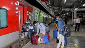 రైలు టికెట్ లేదా? టికెట్ లేకుండానే రైలు ఎక్కవచ్చు.. రైల్వే రూల్స్