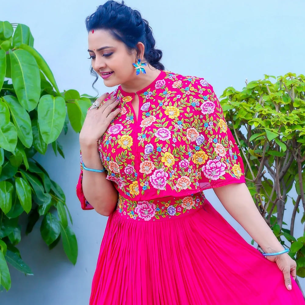 చిరంజీవితో వచ్చిన మొదటి అవకాశం ఈవీవీ సత్యనారాయణ దర్శకత్వంలో తెరకెక్కిన అల్లుడ మజాకా చిత్రంలో సిస్టర్ క్యారెక్టర్. చిరంజీవితో స్క్రీన్‌పై కలిసి డాన్స్ చేయాలనే తన ఆశయానికి సిస్టర్ పాత్ర అడ్డుపడుతుందని భావించి, ఆ పాత్రను సున్నితంగా తిరస్కరించారట. ఆతర్వాత, ఆ పాత్రను నటి ఊహ పోషించారు. ఒకవేళ సిస్టర్ గా నటిస్తే చిరంజీవితో రొమాంటిక్ లేదా డాన్స్ పార్ట్‌నర్‌గా నటించే అవకాశాలను దూరం చేస్తుందని ఆమె భావించారట.