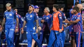 ముంబై ఇండియన్స్‌కు మరోషాక్.. ఇద్దరు కీలక ఆటగాళ్లు అవుట్..!