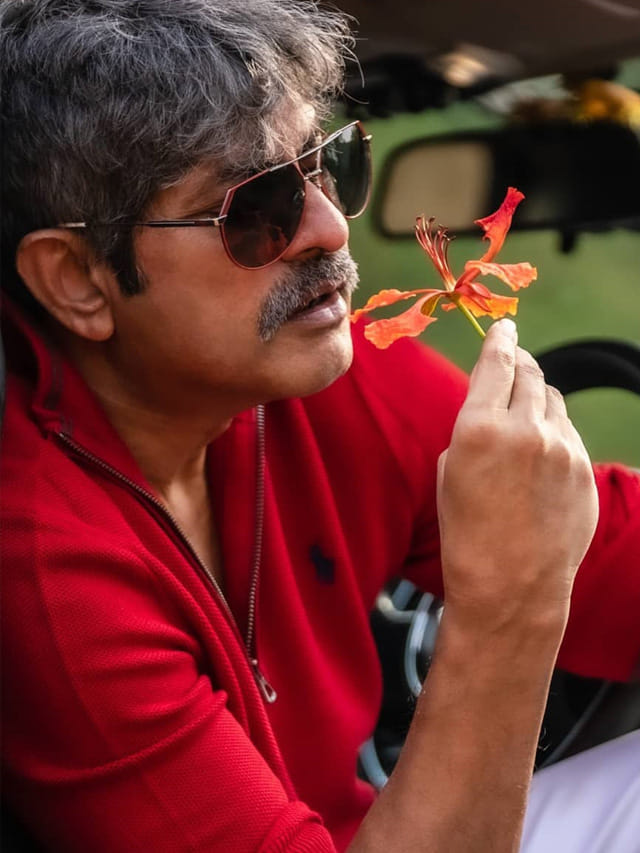 జగపతి బాబు ఫస్ట్ క్రష్ ఎవరో తెలుసా? మైండ్ బ్లోయింగ్ ట్విస్ట్ ఏంటంటే