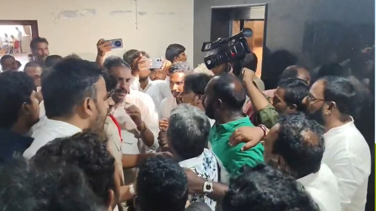 Janasena Politics: కడప జనసేనలో కత్తుల యుద్ధం.. తిరుపతి వేదికగా బయటపడ్డ గ్రూపు తగాదాలు!