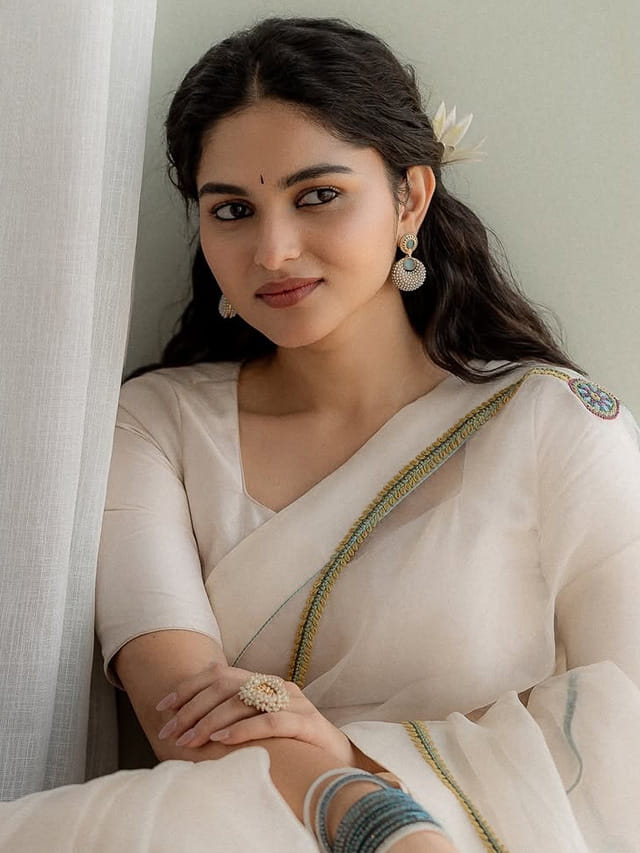 లక్కీ ఛాన్స్ కొట్టింది మామా.. నందమూరి హీరోతో స్టెప్పులు వేయనున్న కయాదు లోహర్..