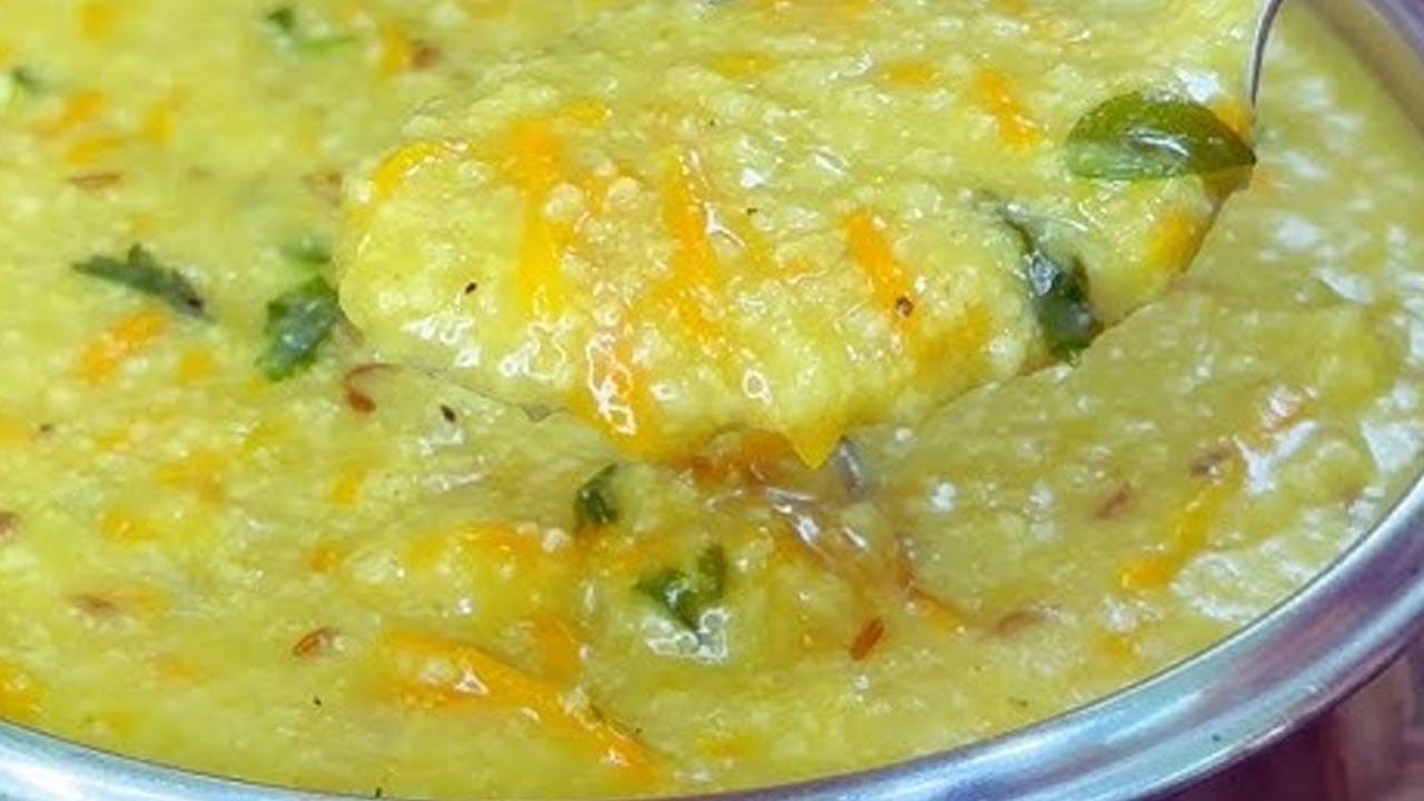 

అడవుల్లో నివాసం ఉంటున్న గిరిజనుల అలవాట్లు చాలా వేరుగా ఉంటాయి. ఇంకా వారు ఆహారపు అలవాట్లు అయితే చాలా వేరుగా ఉంటాయి. నిజం చెప్పాలంటే ఇవి ఇప్పటికీ చాలామందికి తెలియవు. వారు కేవలం ప్రకృతి ప్రసాదించిన  వాటితోనే 
ఆరోగ్యకరమైన వంటలు చేసుకుని తింటారు. ఇదే వారి ప్రత్యేకత అందుకే గిరిజనులు ఆరోగ్యంగా ఉంటారు 