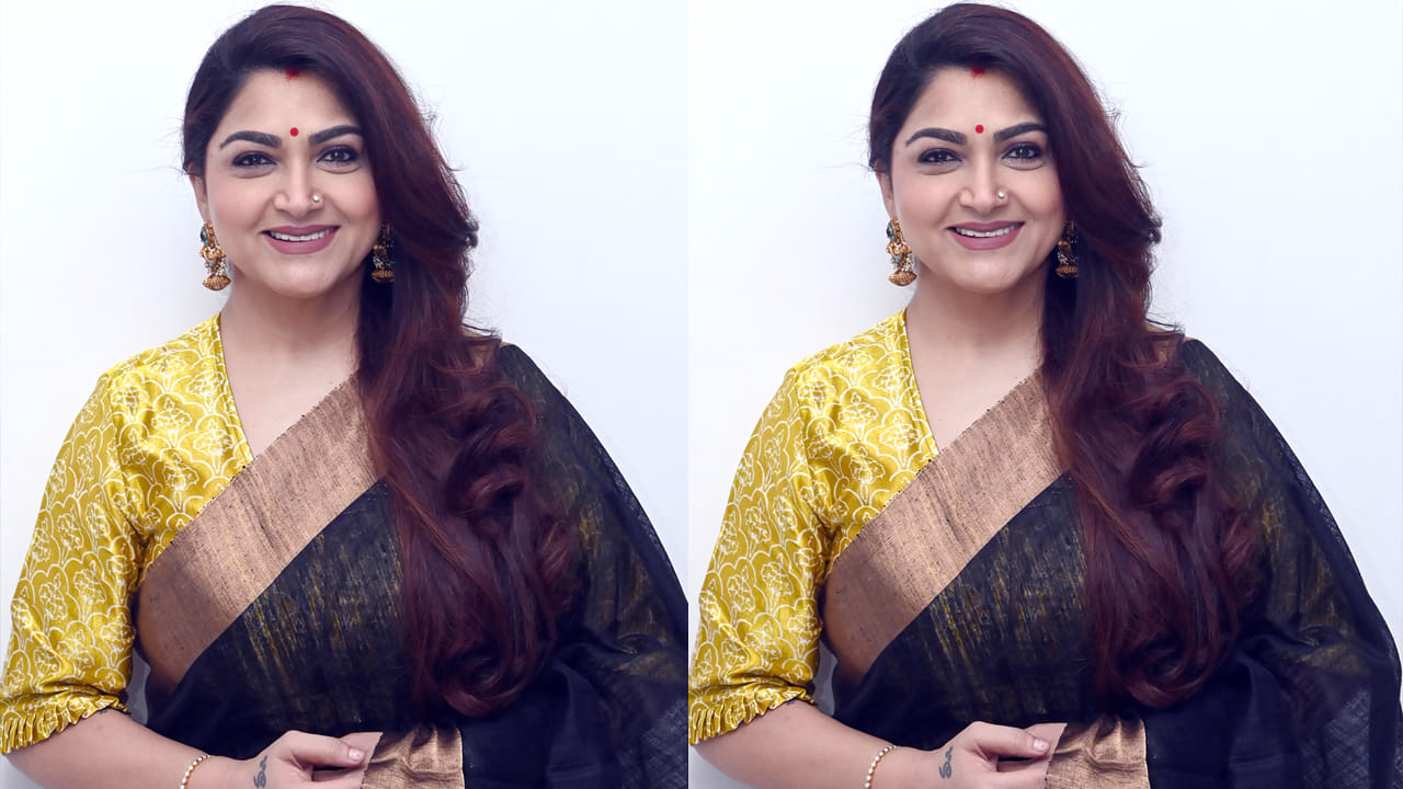  ఖుష్బూ తన మూడు సంవత్సరాల బరువు తగ్గే ప్రయాణం, ఆరోగ్య రహస్యాలు, కుటుంబం గురించి గతంలో ఓ ఇంటర్వ్యూలో పలు విషయాలను వెల్లడించారు. 32 కిలోల బరువు తగ్గి, తన అభిమానులను ఆశ్చర్యపరిచిన ఖుష్బూ, తన జీవనశైలి మార్పుల గురించి వివరించారు. ఖుష్బూ బరువు తగ్గడం కోసం జిమ్‌కు వెళ్లలేదు. ఆమె అవుట్ డోర్ పర్సన్ కావడంతో నడవడానికి ప్రాధాన్యత ఇస్తారు. ఉదయం 45 నిమిషాలు, సాయంత్రం 45 నిమిషాలు క్రమం తప్పకుండా నడుస్తారు. గత రెండు నెలలుగా నడవలేకపోయినప్పటికీ, సాధారణంగా హైదరాబాద్ లేదా చెన్నైలో ఉన్నప్పుడు తన నడక దినచర్యను పాటిస్తారని ఆమె చెప్పారు.