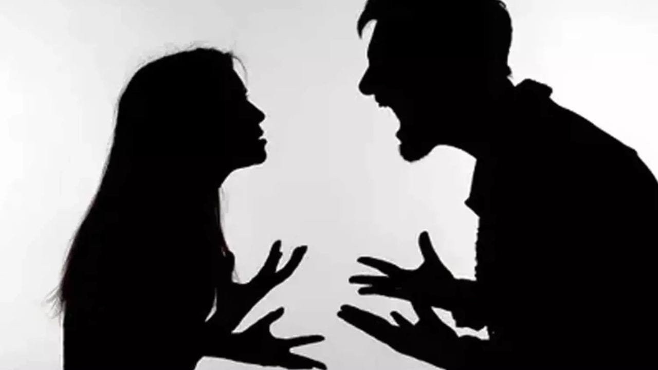 Maharashtra crime: భార్యతో చిన్నగా మొదలైన గొడవ.. చివరకు భర్త ఏం చేశాడో తెలిస్తే..