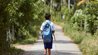 NEET UG 2026: ఇదేందయ్యా ఇదీ..! పరీక్ష రాసేందుకు ‘నీట్‌’గా వస్తే.. జడలు విప్పి పంపించారు!