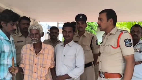చనిపోయాడు అనుకున్న ఇంటి పెద్ద.. 24 ఏళ్ల తర్వాత తిరిగి సొంత గూటికి!