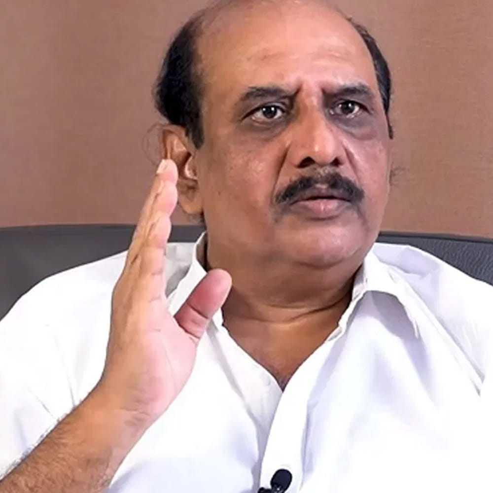 సంక్రాంతికి విడుదల చేయాలనే ఒత్తిడి వల్ల చిన్న చిన్న అడ్జస్ట్మెంట్లు చేయకుండానే హడావుడిగా సినిమాను విడుదల చేయాల్సి వచ్చిందని సెన్సార్ ఆఫీసర్ కూడా సూచించినట్లు తెలిపారు ఎమ్ఎస్ రాజు. దేవి పుత్రుడు అనుభవం నుండి నేర్చుకున్న పాఠాలను తన తదుపరి చిత్రం నువ్వు వస్తానంటే నేను వద్దంటానాకు అన్వయించా అని తెలిపారు ఎమ్ ఎస్ రాజు.