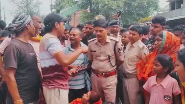 15 ఏళ్ళ బాలుడి చెవిలో స్క్రూడ్రైవర్ గుచ్చి.. కళ్లు పీకేసి.. ఎంతటి పగ?