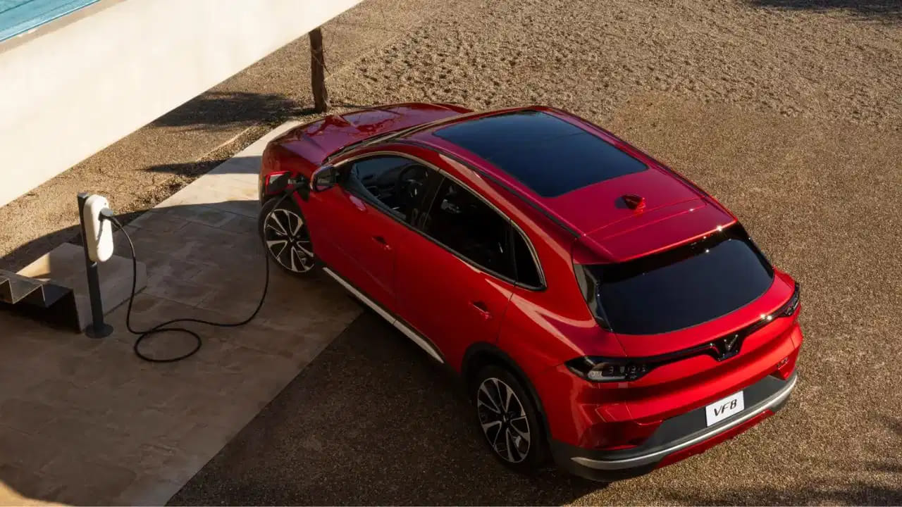 Electric Car: కొత్త ఎలక్ట్రిక్ కారు.. విలాసవంతమైన ఫీచర్స్తో 500 కి.మీ రేంజ్..!