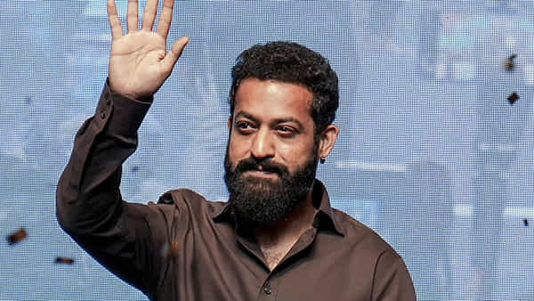 వార్ని.. ఈ పాటలన్ని పాడింది తారక్ అని మీకు తెలుసా..? ఎన్టీఆర్తో మాములుగా ఉండదు మరీ..!!