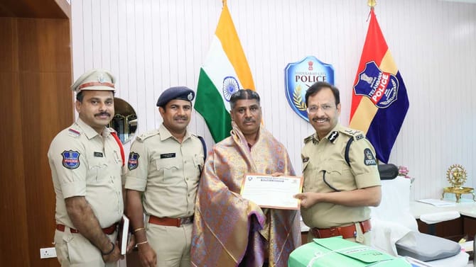 రౌడీ షీటర్‌పై సామాన్య వీరుడి వీరోచిత పోరాటం..!