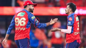 నల్ల రిబ్బన్లతో బరిలోకి పంజాబ్ కింగ్స్ ఆటగాళ్లు.. ఆ విషాదం ఏంటంటే
