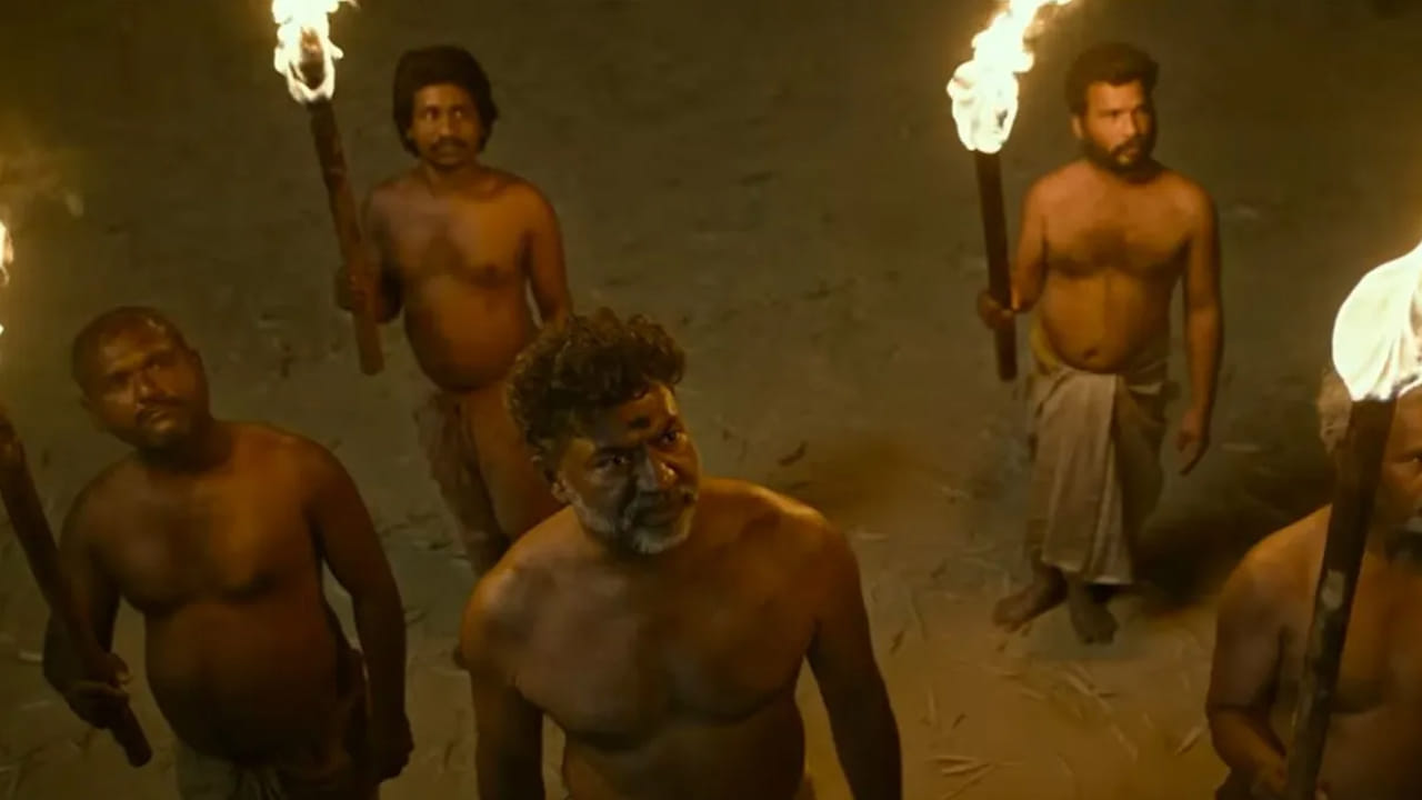 థియేటర్లలో పెద్దగా సందడి చేయని కొన్ని సినిమాలు ఓటీటీలోకి వచ్చాక అనూహ్యమైన ఆదరణ పొందుతుంటాయి. సరిగ్గా ఇదే కోవలోకి చేరుతోంది తెలుగు హారర్ కామెడీ ఫాంటసీ చిత్రం 'రాకాస'. ప్రముఖ ఓటీటీ ప్లాట్‌ఫామ్ నెట్‌ఫ్లిక్స్‌లో స్ట్రీమింగ్ అవుతున్న ఈ చిత్రం ప్రస్తుతం గ్లోబల్ స్థాయిలో ట్రెండింగ్‌లో ఉండటం విశేషం. చిన్న సినిమాగా విడుదలైన 'రాకాస', నెట్‌ఫ్లిక్స్‌లో అడుగుపెట్టిన అతి తక్కువ కాలంలోనే ప్రేక్షకులను ఆకట్టుకుంది. తాజా రిపోర్ట్స్ ప్రకారం, ఈ చిత్రం నెట్‌ఫ్లిక్స్ గ్లోబల్ టాప్-10 (నాన్-ఇంగ్లీష్) కేటగిరీలో 7వ స్థానంలో నిలిచింది. కేవలం ఒక్క వారంలోనే ఈ సినిమా 1.2 మిలియన్ల వ్యూస్ (12 లక్షల వీక్షణలు) సాధించి అందరినీ ఆశ్చర్యపరిచింది.