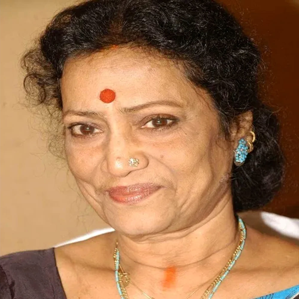 పూరి జగన్నాథ్ సినిమాల్లో తాను మంచి మంచి పాత్రలు పోషించానని, అయితే ఈ బంధానికి మూలం కేవలం పని కాదని ఆమె అన్నారు. ఈ బంధానికి బీజం ఎక్కడ పడింది అనే ప్రశ్నకు, బి. గోపాల్ దర్శకత్వంలో గోపీచంద్ నటించిన "ఆరడుగుల బుల్లెట్" సినిమా సెట్స్ లో జరిగిన ఒక సంఘటనను గుర్తు చేసుకున్నారు. అక్కడ నాగార్జున, పూరి జగన్నాథ్ ఉన్న సందర్భంలో, రమాప్రభ పూరిని "నెంబర్ ఇయ్యి" అని అడిగారు.