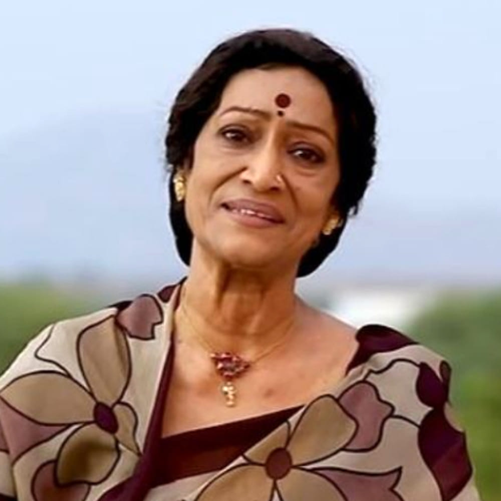 రమాప్రభ ఈ సహాయం గురించి తెలిసినప్పుడు తనకు షాక్ అనిపించలేదని, "నాది నాకు ఇస్తున్నారు, నాకు ఇవ్వాలి అతను" అనే ఒక చిన్న హక్కు, ప్రేమ లాంటి భావం తనకు కలిగిందని పేర్కొన్నారు. ఇది సాధారణ లావాదేవీ కాదని, "రుణానుబంధం," "జన్మబంధం" వంటి లోతైన సంబంధం వల్లనే ఇది సాధ్యమైందని ఆమె అభిప్రాయపడ్డారు. వారిద్దరి మధ్య "బద్రి," "నేను ఇంతే," "దేశముదురు" వంటి కొన్ని సినిమాలు ఉన్నప్పటికీ, ఎక్కువ సినిమాలు చేయలేదని, కానీ వారి మధ్య ఒక ప్రత్యేకమైన ఆప్యాయత ఎప్పుడూ ఉంటూ వచ్చిందని రమాప్రభ అన్నారు.
