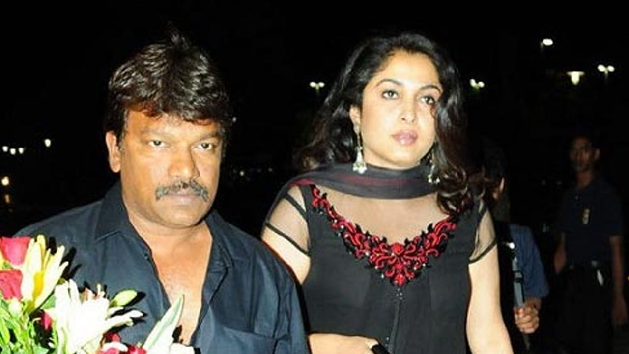 వారి ప్రేమ గులాబితో ప్రారంభమై, నిన్నే పెళ్ళాడతాతో అభివృద్ధి చెంది, సింధూరం నాటికి ఎమోషనల్ కనెక్ట్ అయ్యిందని కృష్ణ వంశీ వివరించారు. చంద్రలేఖ సమయానికి నాగార్జునకు కూడా వారి సంబంధం గురించి తెలుసని ఆయన పేర్కొన్నారు. రమ్యకృష్ణలో తనకు బాగా నచ్చిన విషయాలను వివరిస్తూ, ఆమె "మోర్ హ్యూమన్" అని, డాల్ కాదని, ఎలాంటి ప్రొజెక్షన్, నటింపు ఉండదని చెప్పారు. ఆమె చేసే పనులను బహిరంగంగా, పారదర్శకంగా చేస్తుందని, లోపల ఒకటి, బయట ఒకటి ఉండదని తెలిపారు.