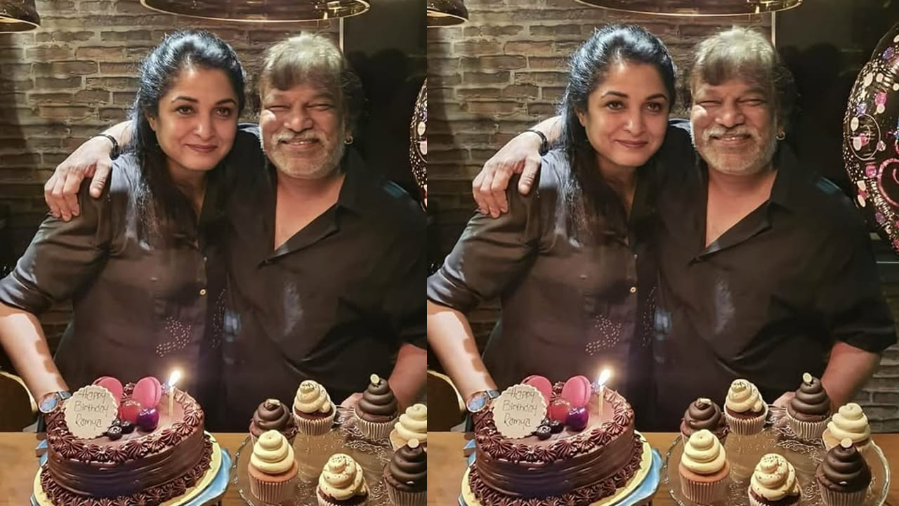 చాలా కంపాషన్ ఉంటుందని, కోపం వచ్చినా, ప్రేమ వచ్చినా మొహంలో స్పష్టంగా తెలిసిపోతుందని, ఏ విషయంలోనూ అబద్ధం ఆడదని కృష్ణ వంశీ ప్రశంసించారు. ఆమె వ్యక్తిత్వానికి ఉదాహరణగా ఒక సంఘటనను పంచుకున్నారు. ఒకసారి కారులో వెళ్తుండగా, ఆమె ఒక సాధారణ గెస్ట్‌హౌస్‌కి వెళ్లి, షూటింగ్‌కు రాని ఒక నగర (నాగర) వ్యక్తిని పరామర్శించి, అతడికి డబ్బులు తలగడ కింద పెట్టి, జాగ్రత్తగా చూసుకోమని చెప్పి వచ్చిందని, ఇది తనను ఎంతగానో ఆశ్చర్యపరిచిందని కృష్ణ వంశీ గుర్తుచేసుకున్నారు.