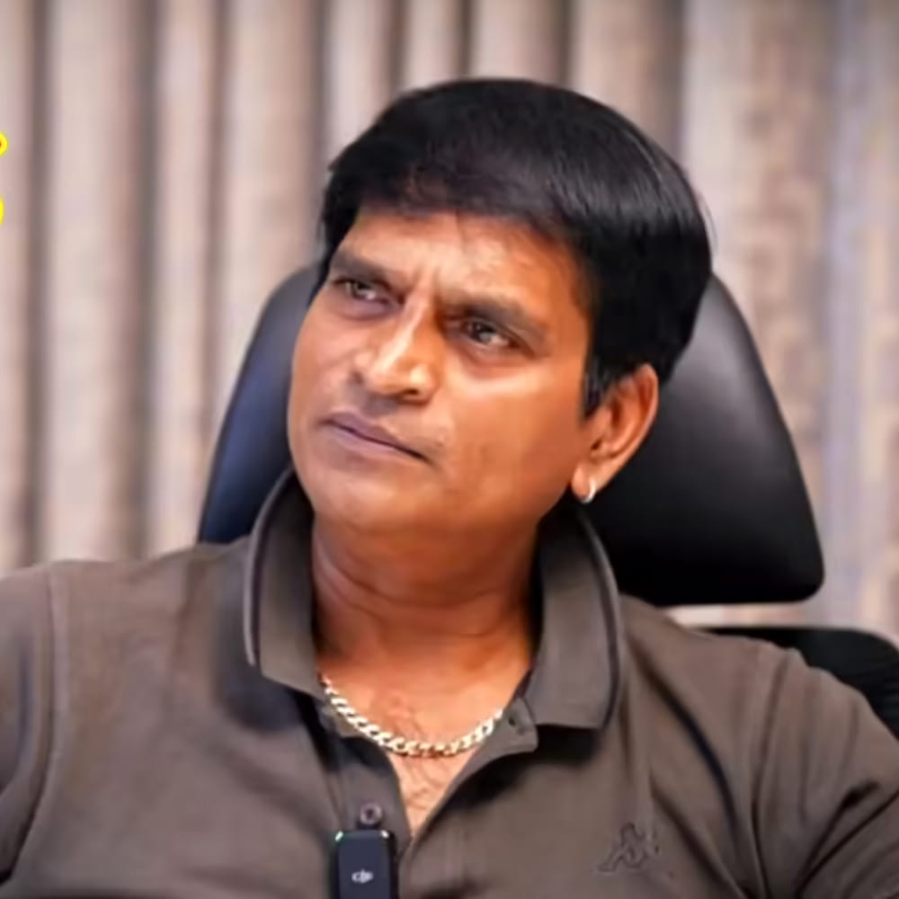 ఈ అనుభవం నుండి ఎవరినీ నమ్మకూడదు అనే గుణపాఠాన్ని నేర్చుకున్నానని, భవిష్యత్తులో మరింత జాగ్రత్తగా ఉండాలని రవిబాబు సూచించారు. సినిమాల ఆడియో ఫంక్షన్లు, ప్రెస్ మీట్‌లను ఎందుకు నిర్వహించరని అడగగా, అవి చాలా బోరింగ్‌గా ఉంటాయని రవిబాబు సమాధానమిచ్చారు. యాంకర్లు, డ్యాన్స్‌లు, ఎవర్‌గ్రీన్ ఏవీలు, మైక్ పట్టుకున్న వారి అయోమయ స్థితి వంటివి తనకు విసుగు తెప్పిస్తాయని వివరించారు.