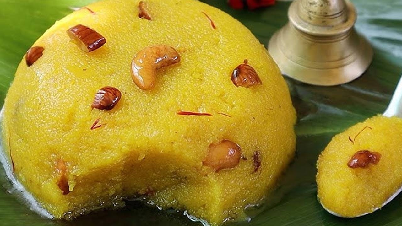 మీకు ఏదైనా తీపి తినాలనిపించినప్పుడు ఈ రెసిపీ ట్రై చేసి తినండి, మీకు ఇది చాలా చాలా తక్కువ సమయంలో అయిపోతోంది. ఇంకా ఇది స్వీట్ గా కూడా ఉంటుంది చాలా మందికి ఫేవరేట్ కూడా అదే బెల్లం రవ్వ కేసరి. మరి, ఇంకెందుకు ఆలస్యం దీనికి కావాల్సిన పదార్దాలు, ఎలా తయారు చేయాలో ఇక్కడ చదివి వివరంగా చదివి తెలుసుకుందాం..