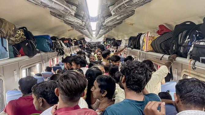 పగలు గౌరవప్రదమైన ఉద్యోగం.. రాత్రిపూట..!