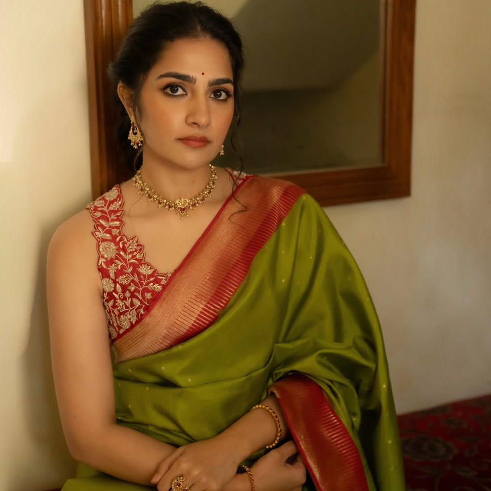 ఏఐ సాయంతో హీరోయిన్స్ ఫేక్ వీడియోస్, ఫోటోస్ క్రియేట్ చేయడం ఇది మొదటి సారి కాదు. గతంలో చాలా మంది తారల డీప్ ఫేక్ వీడియోస్, ఫోటోస్ వైరల్ కాగా.. సదరు హీరోయిన్స్ ఆగ్రహం వ్యక్తం చేశారు. ఇక ఇప్పుడు రుక్మిణి వసంత్ ఫోటోస్ సైతం ఏఐ సాయంతో అసభ్యకర రీతిలో మార్చేశారు. గతంలో సినిమా, పబ్లిక్ ఈవెంట్స్ కు హాజర్యే హీరోయిన్లను  అభ్యంతరకర రీతిలో ఫొటోలు తీయడం పైనా రుక్మిణి ఆగ్రహం వ్యక్తం చేసిన సంగతి తెలిసిందే. జూమ్ చేసి మరీ తమ శరీరాలను ఫోటోలు తీయాల్సిన అవసరం ఏముందని ఆమె అన్నారు. ఇప్పుడు ఏఐ సాయంతో ఏకంగా తనవే ఫేక్ ఫోటోస్ చేయడం పై ఆగ్రహం వ్యక్తం చేశారు. 